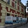 Wystawa plenerowa "Pół wieku UG" przed ratuszem w Starogardzie Gdańskim 